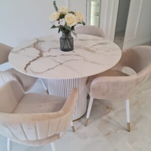 obedennyj-stol-iz-kollektsii-monro-25