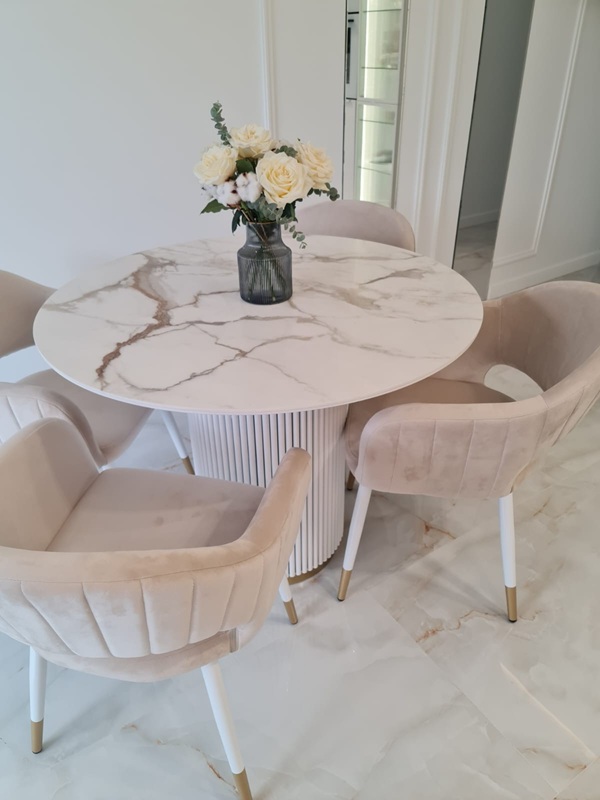 obedennyj-stol-iz-kollektsii-monro-25