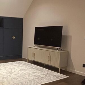 tumba-pod-tv-versal-20