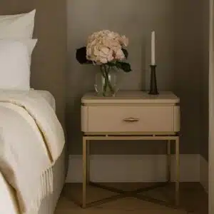 prikrovatnaya-tumba-apolloni-01