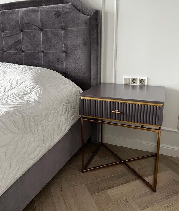 prikrovatnaya-tumba-apolloni-25