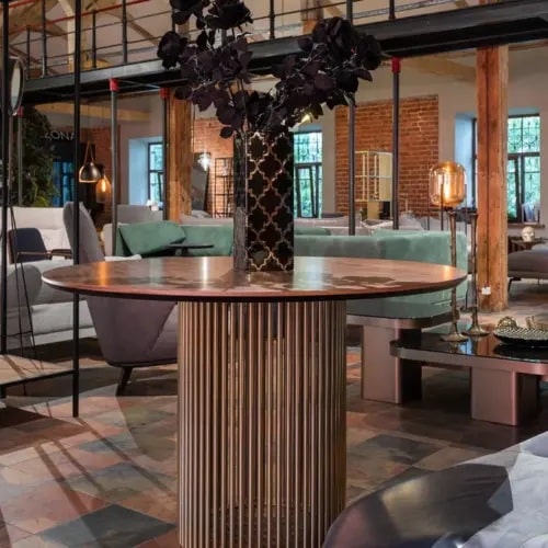 obedennyj-stol-monako-wood